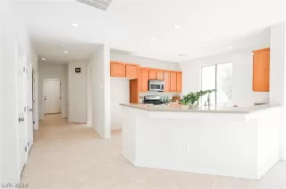 Photo #4: 2579825 Listing 