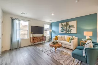 Photo #2: 2579847 Listing