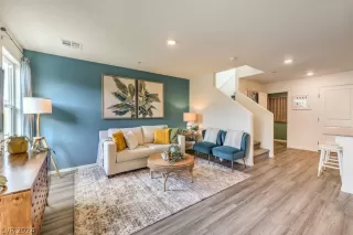 Photo #4: 2579847 Listing