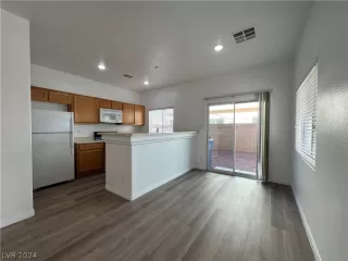 Photo #4: 2579868 Listing 