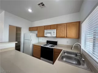 Photo #6: 2579868 Listing 