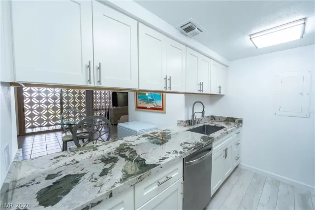 MLS: 2579871 Condo For Sale