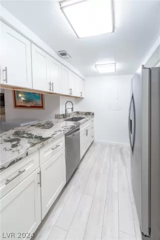 Photo #2: 2579871 Listing 