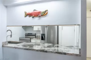 Photo #3: 2579871 Listing 