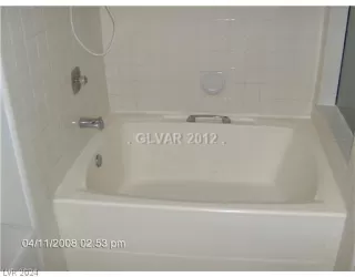 Photo #6: 2579898 Listing