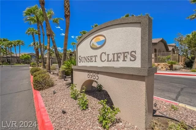 MLS: 2579899 Condo For Sale
