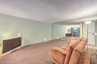 Photo #3: 2579939 Listing 