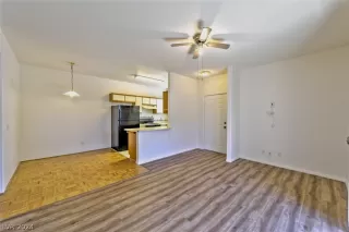 Photo #1: 2579943 Listing 