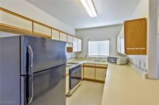 Photo #3: 2579943 Listing 