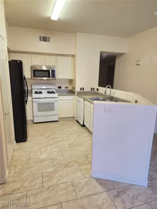 Photo #4: 2579947 Listing 