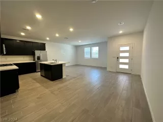 Photo #1: 2579949 Listing 