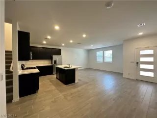 Photo #2: 2579949 Listing 