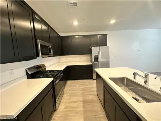 Photo #3: 2579949 Listing 