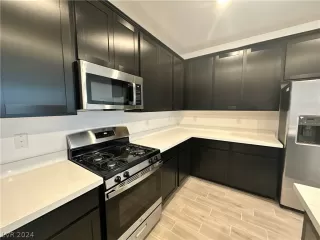 Photo #4: 2579949 Listing 