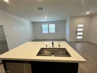 Photo #5: 2579949 Listing 