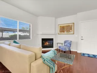 Photo #4: 2579950 Listing