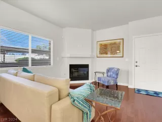 Photo #5: 2579950 Listing