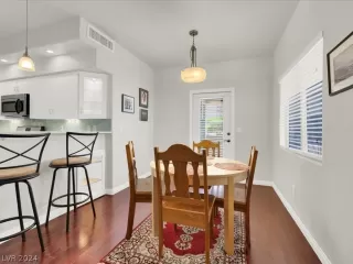 Photo #6: 2579950 Listing