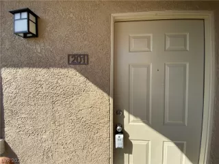 Photo #1: 2579966 Listing 