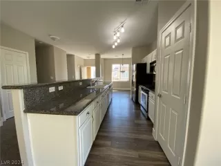 Photo #2: 2579966 Listing 