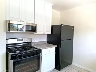 Photo #3: 2579980 Listing