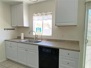 Photo #4: 2579980 Listing