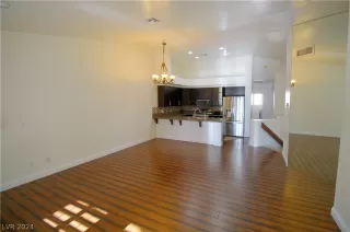 Photo #1: 2579990 Listing 