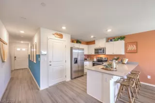 Photo #4: 2579993 Listing