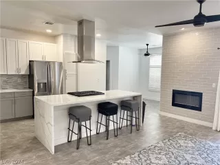 Photo #6: 2580000 Listing 