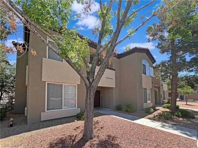 MLS: 2580041 Condo For Sale