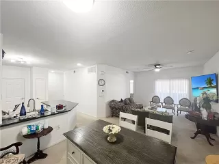 Photo #2: 2580041 Listing