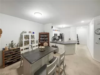 Photo #3: 2580041 Listing