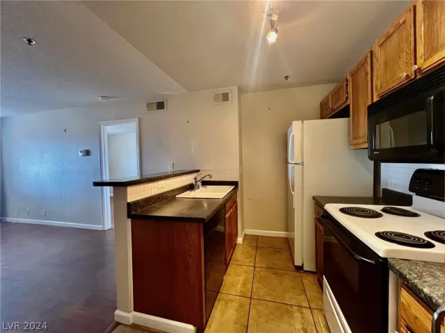 MLS: 2580051 Condo For Sale