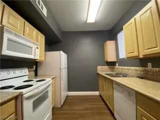 Photo #5: 2580062 Listing 