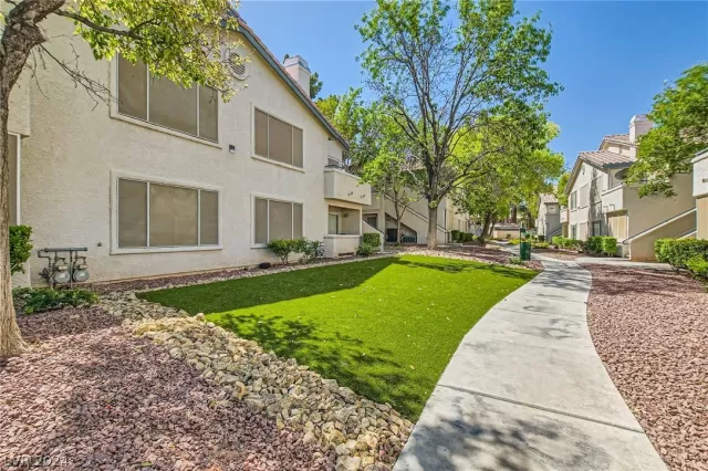 MLS: 2580068 Condo For Sale