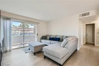 Photo #1: 2580068 Listing 