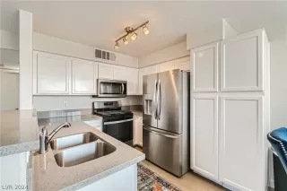 Photo #2: 2580068 Listing 