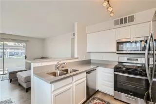 Photo #3: 2580068 Listing 