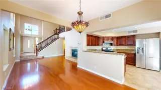 Photo #4: 2580081 Listing 