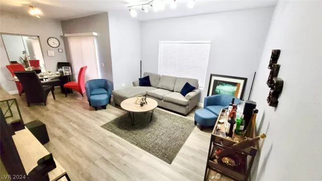 MLS: 2580091 Condo For Sale