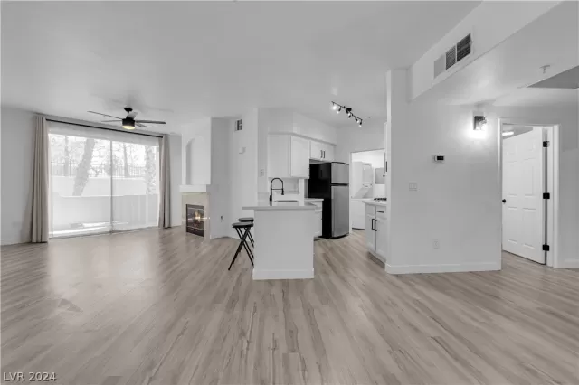 MLS: 2580106 Condo For Sale