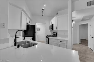 Photo #5: 2580106 Listing