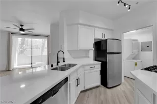 Photo #6: 2580106 Listing