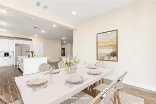 Photo #4: 2580152 Listing