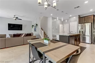 Photo #2: 2580173 Listing