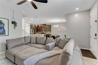 Photo #5: 2580173 Listing