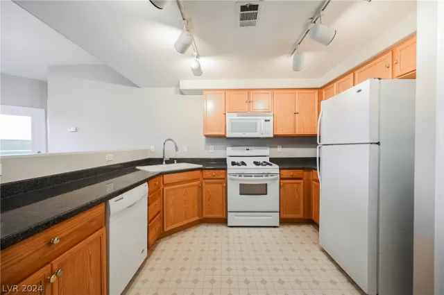 MLS: 2580176 Condo For Sale