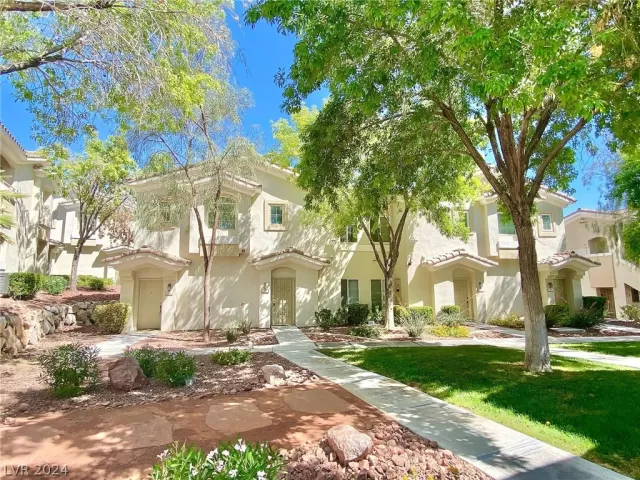 MLS: 2580217 Condo For Sale