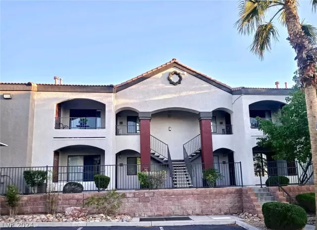 MLS: 2580230 Condo For Sale