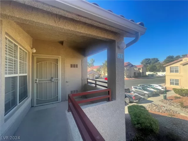 MLS: 2580233 Condo For Sale